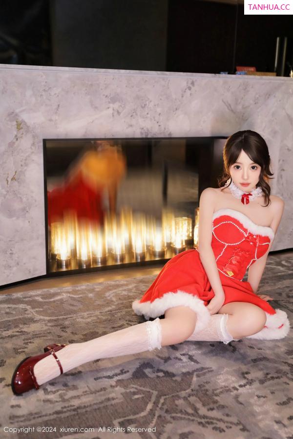   [XiuRen]高清写真图 2024.12.24 No.9650 桃妖天 圣诞主题第17张图片
